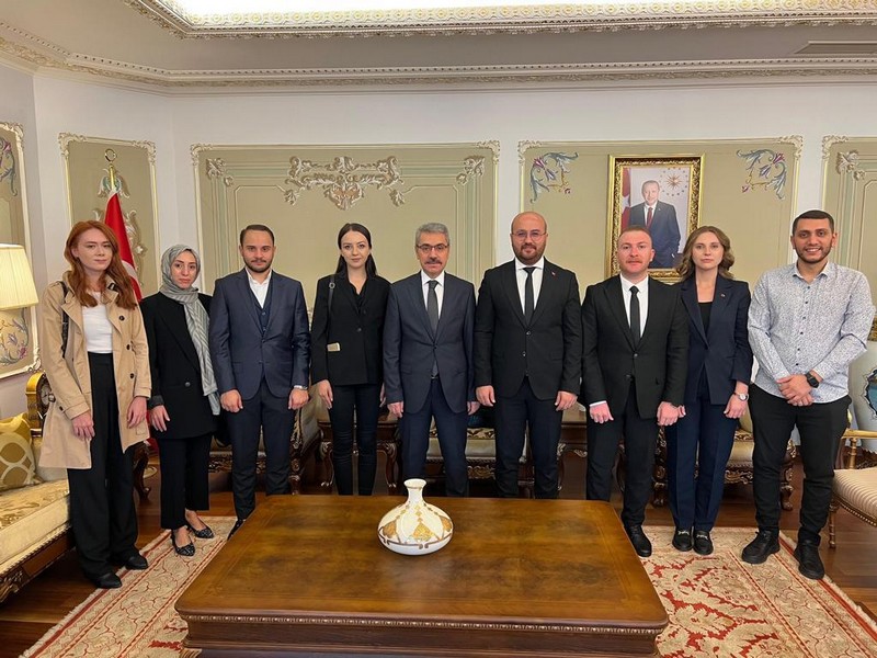 AK Parti Üsküdar İlçe Gençlik Kolları Başkanı Barış ÇELİK Ve Beraberindeki Heyet Kaymakamımız'a Nezaket Ziyaretinde Bulundu