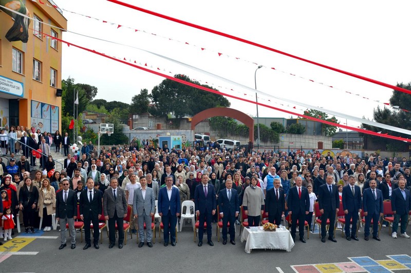Kaymakamımız Türkiye Büyük Millet Meclisi’nin Açılışının 104. Yıl Dönümü Ve 23 Nisan Ulusal Egemenlik Ve Çocuk Bayramı Kutlama Programına Katıldı