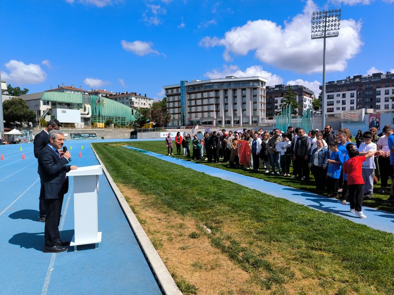 Kaymakamımız, 26 okuldan 364 Öğrencimizin Katıldığı "Özel Sporcular Atletizm Şenliklerinde" Öğrencilerimiz İle Bir Araya Geldi