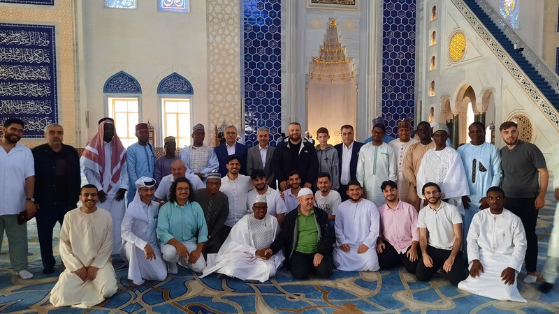 Kaymakamımız, Kurban Bayramı Dolayısıyla Bayram Namazını Büyük Çamlıca Camii'nde Eda Ederek Vatandaşlarımızla Bayramlaştı
